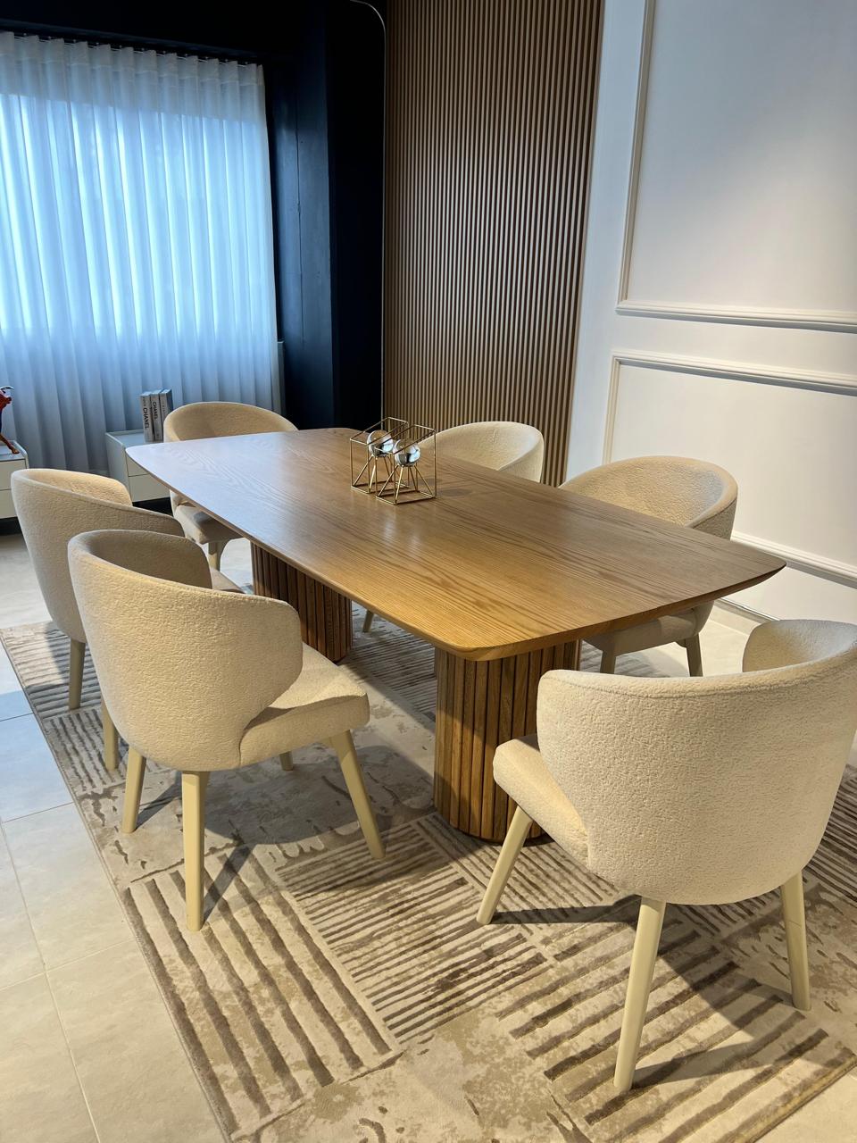 Comedor Fluted Oak